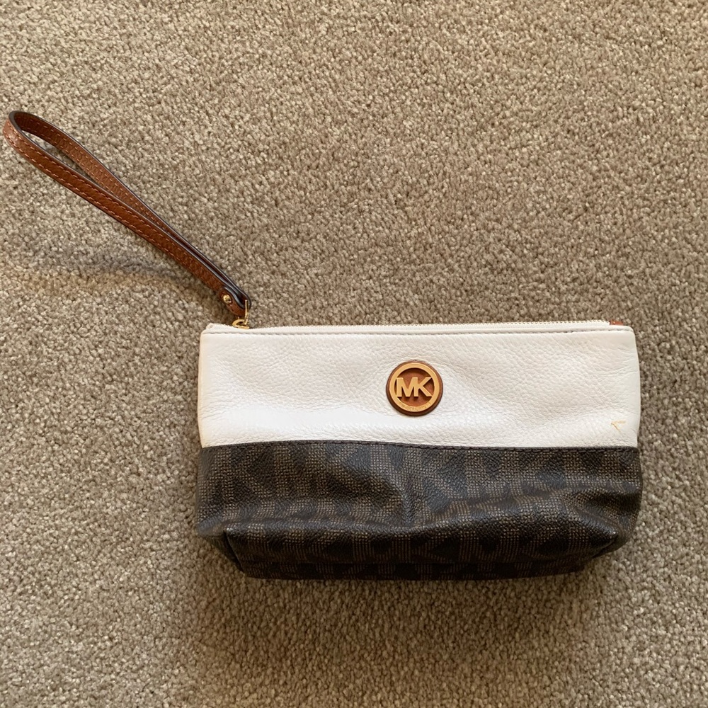 Michael Kors wristlet